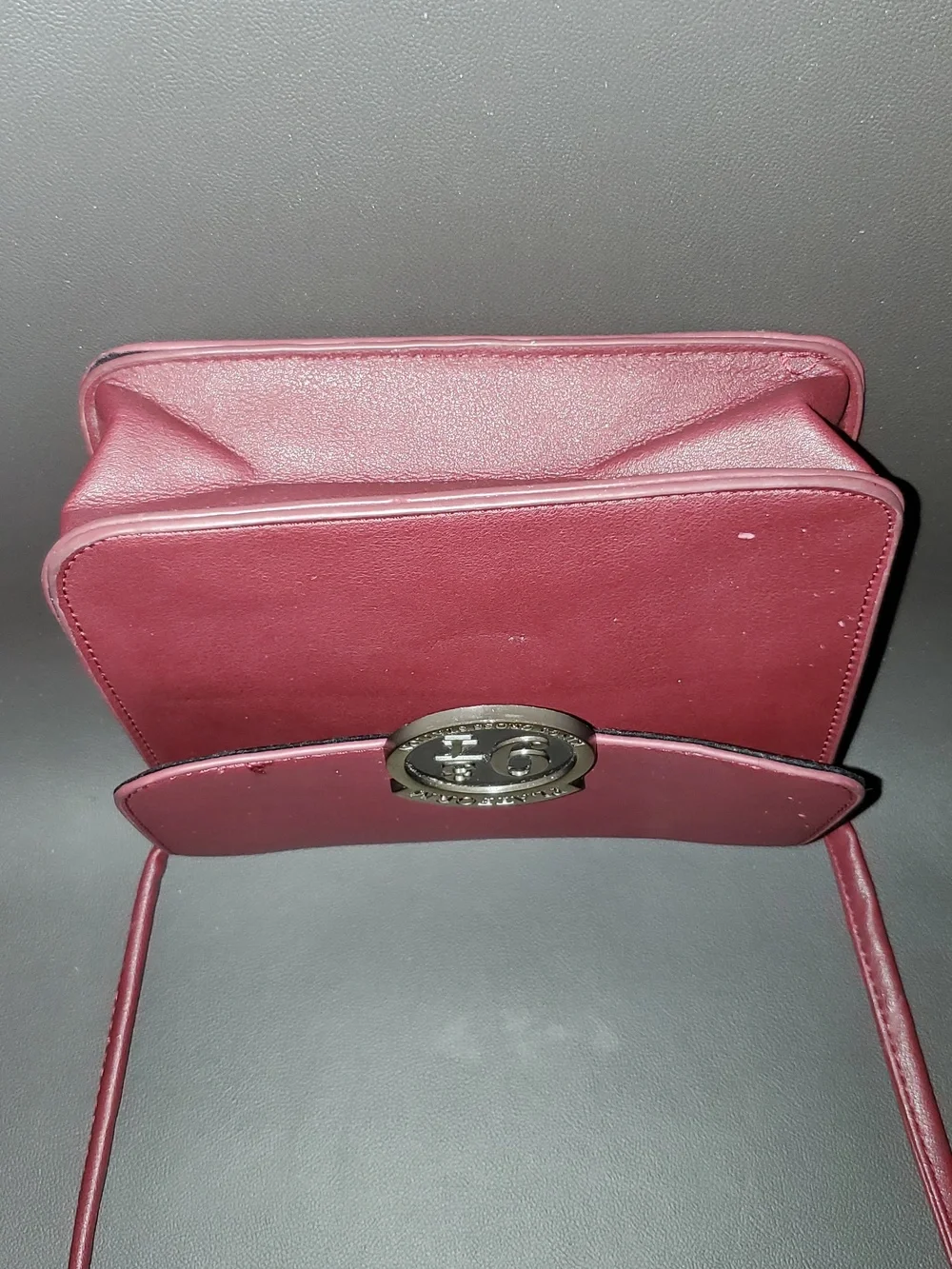 Harry Potter Platform 9 3/4 Crossbody Bag - Picture 6 of 10